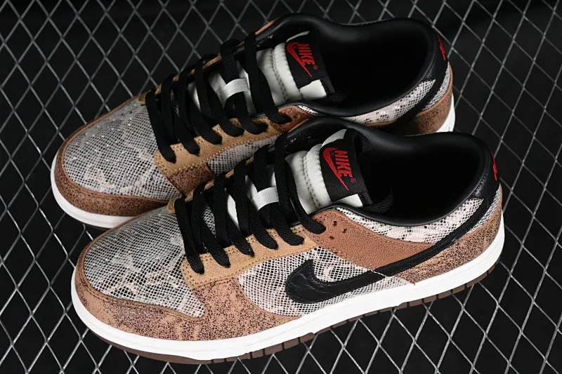 All categories Nk SB Dunk series Nk SB Dunk Low low-top sneakers Nk Dunk Low limited edition snake pattern mocha SB low-top casual skateboard shoes FJ5434-120